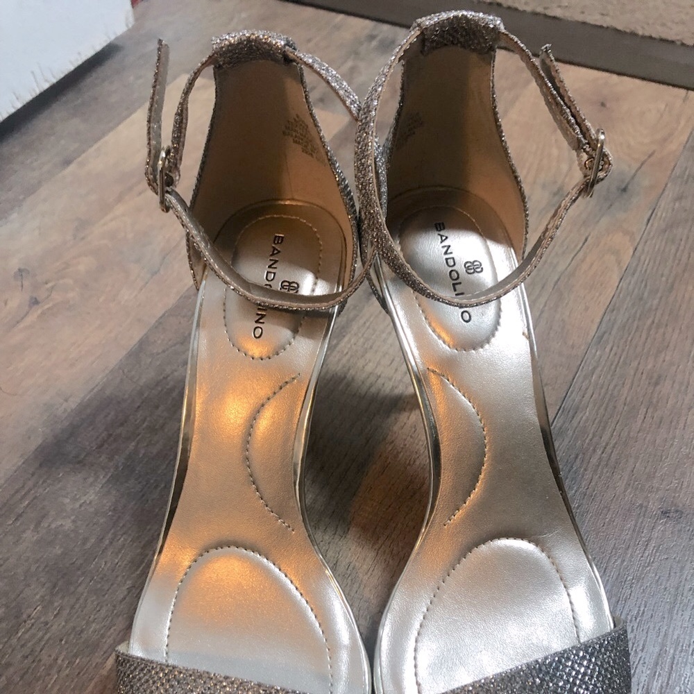 Woman Heels - Picture 2 of 11